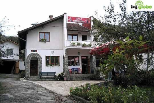 Самостоятелни Стаи В Къща За Гости Балкан Ribarica Exterior photo