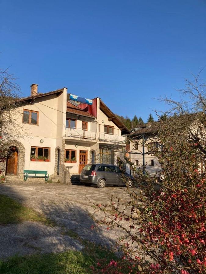 Самостоятелни Стаи В Къща За Гости Балкан Ribarica Exterior photo