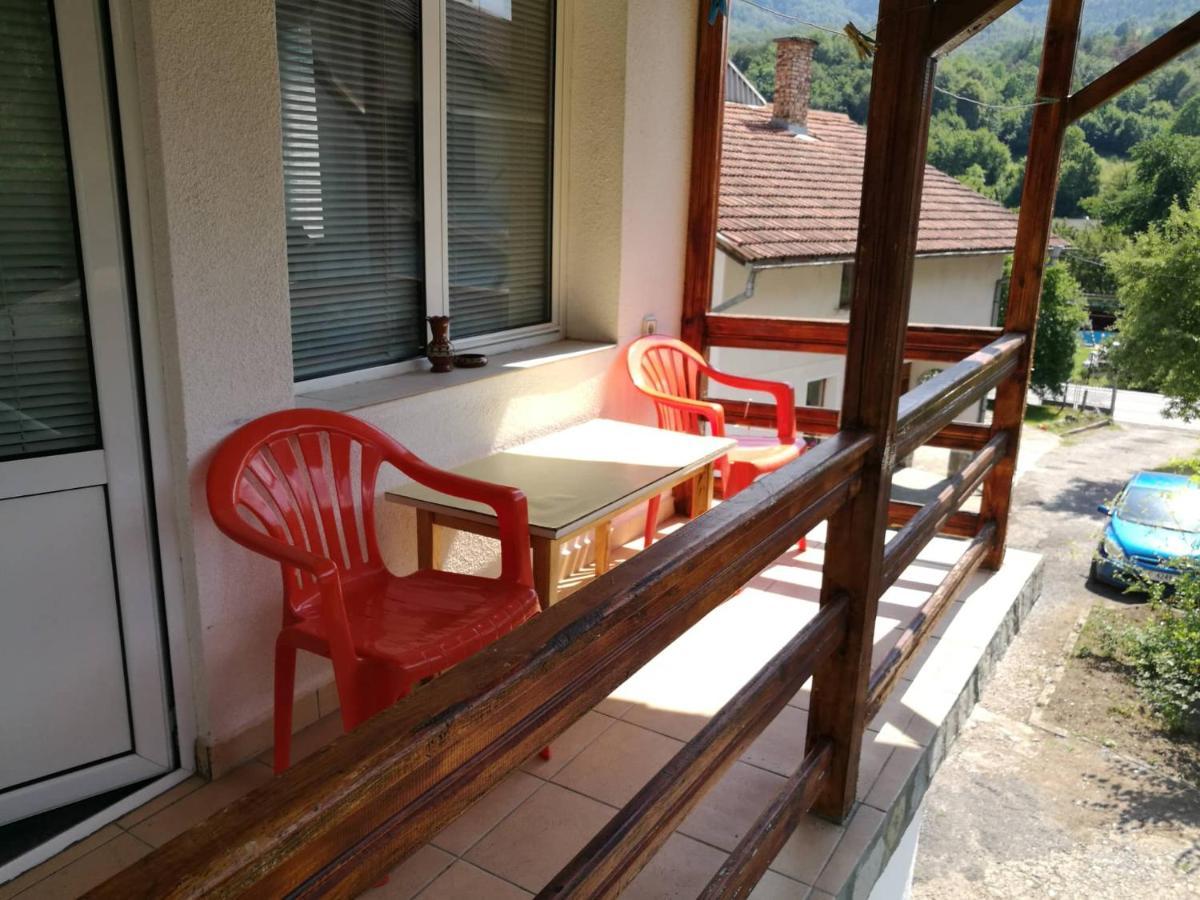 Самостоятелни Стаи В Къща За Гости Балкан Ribarica Exterior photo