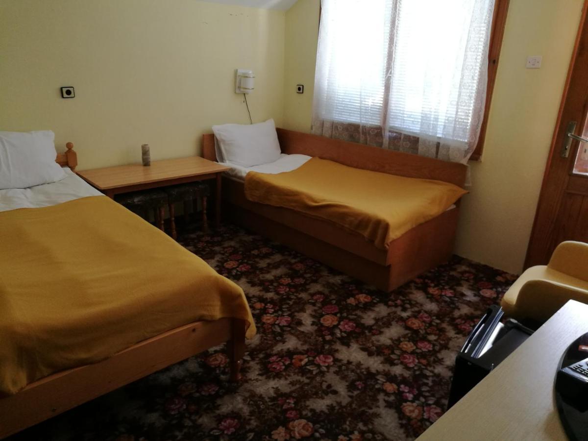 Самостоятелни Стаи В Къща За Гости Балкан Ribarica Exterior photo
