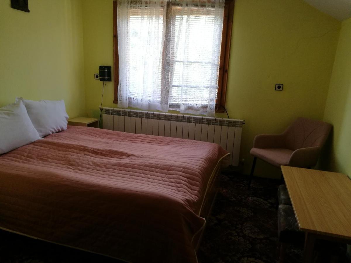 Самостоятелни Стаи В Къща За Гости Балкан Ribarica Exterior photo